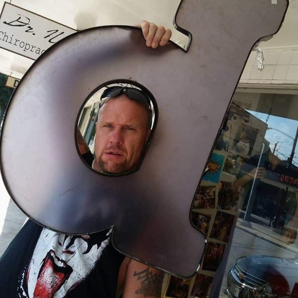 Meet your Posher, Donald - Picture 1 of 1